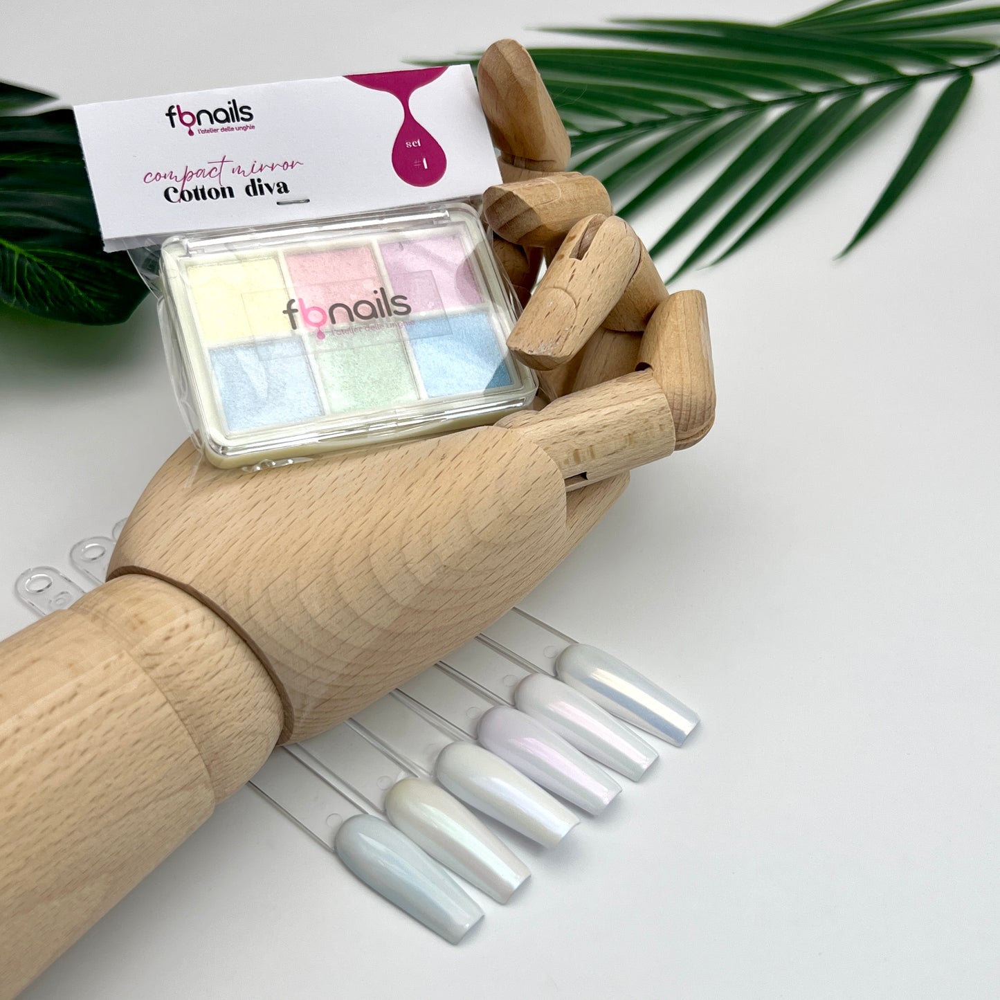COMPACT MIRROR #1 | Cotton diva | polvere compatta effetto perla