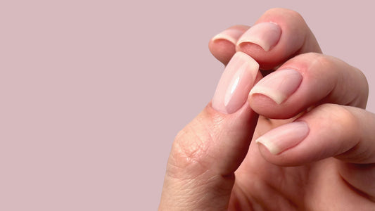 Unghie nude naturali realizzate con PowerManicure semi-coprente