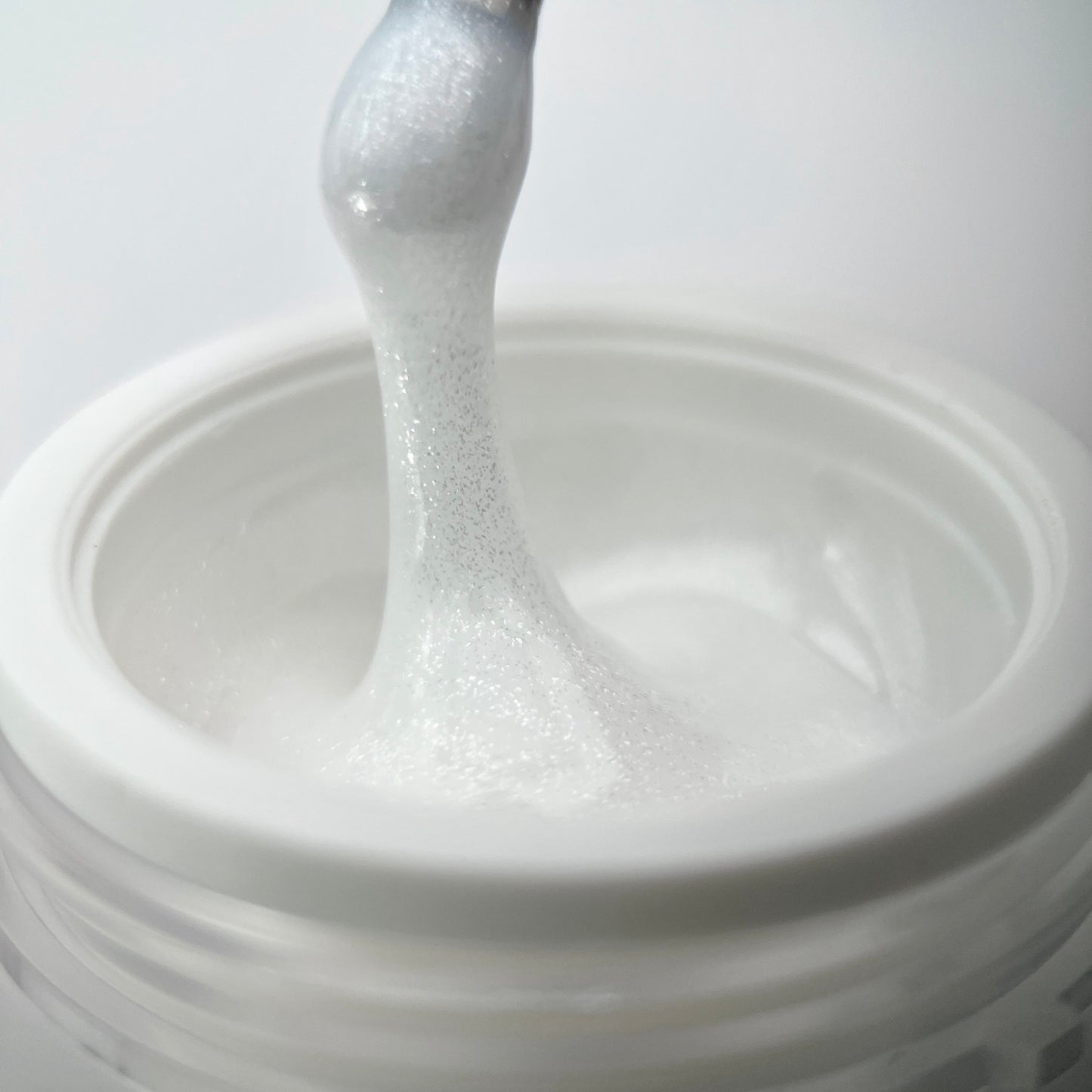 CREAMY SPARKLY WHITE-BUILDER GEL-BIANCO LATTE GLITTERATO